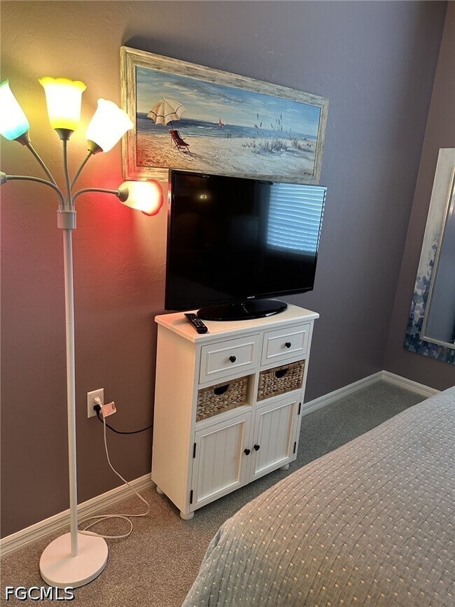 Building Photo - 10361 Butterfly Palm Dr