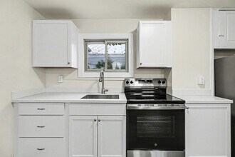 Building Photo - 145 S Pitt St