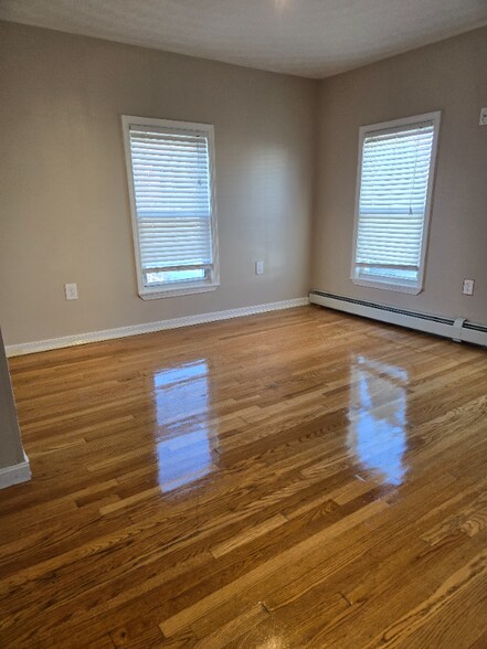 Building Photo - 6 Park St