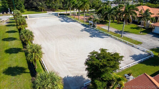 Building Photo - 14943 Paddock Dr