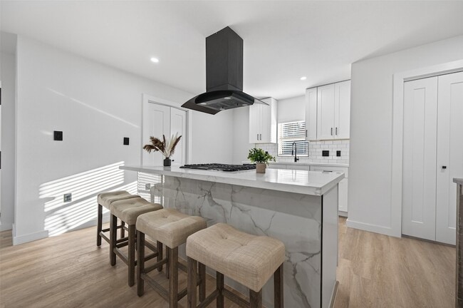 Building Photo - 6621 Jason St