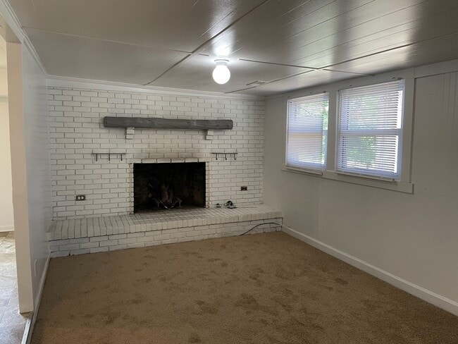 Building Photo - 2 bdrm singlewide with additions