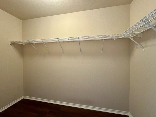 Building Photo - 8629 White Ibis Dr