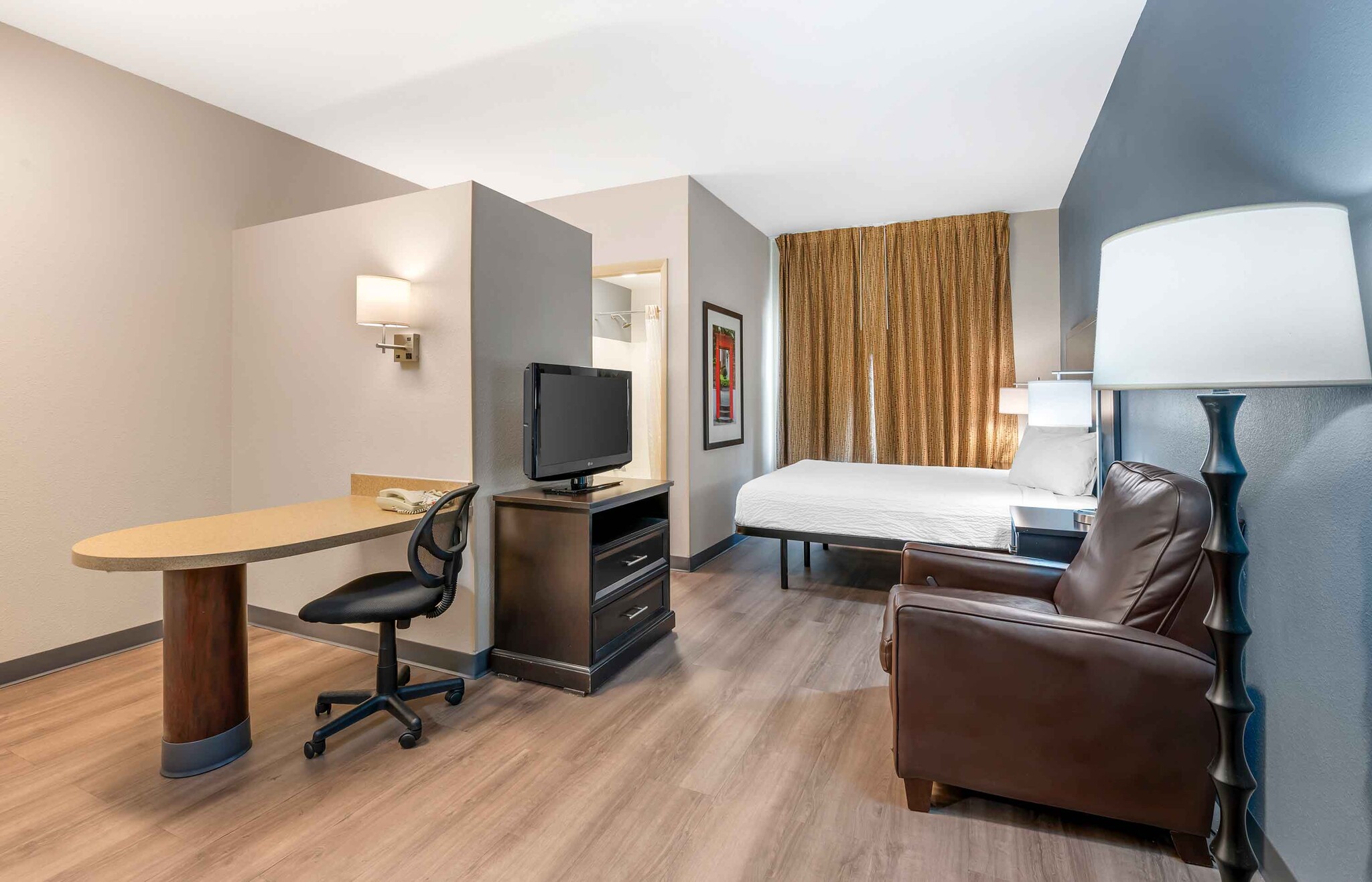 Building Photo - Furnished Studio-Indianapolis - Airport - ...