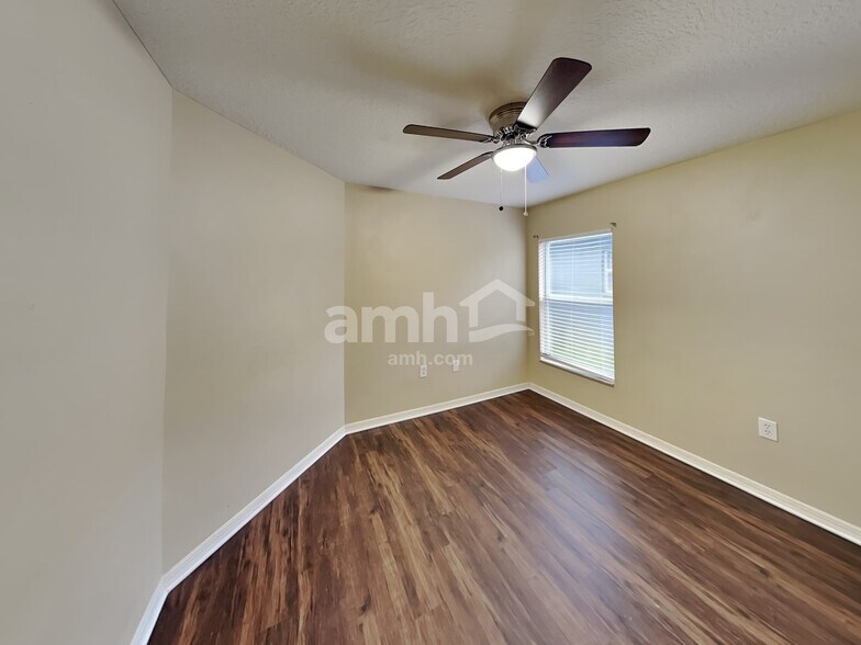 Building Photo - 1706 Comstock Pl