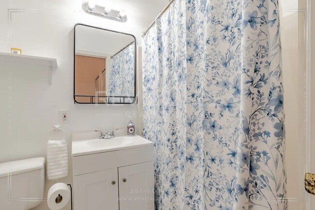 Building Photo - 163 State St