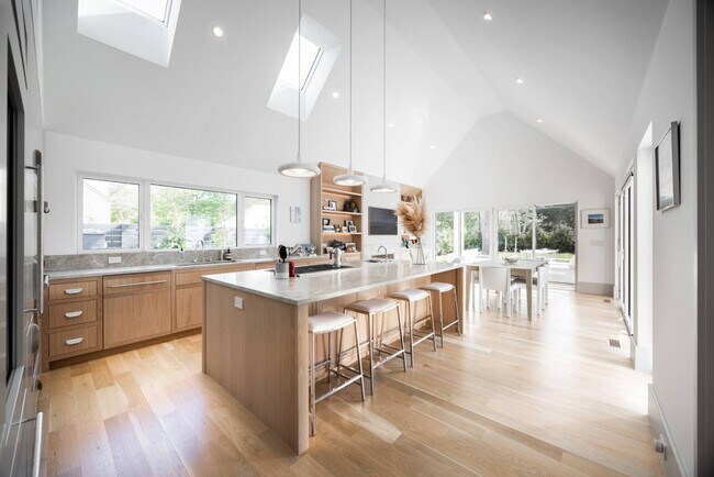 Building Photo - 492 Abrahams Path
