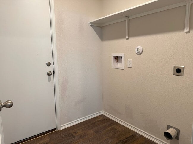 Building Photo - 9603 Lowline Brg