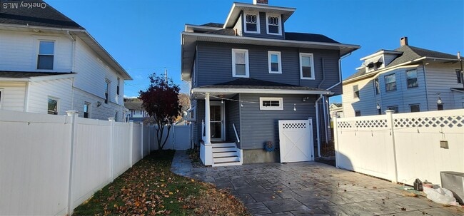 Building Photo - 25 Ferguson Ave