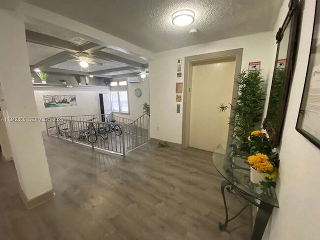 Building Photo - 501 SW 6th Ct