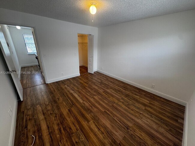 Building Photo - 16413 Grape Way