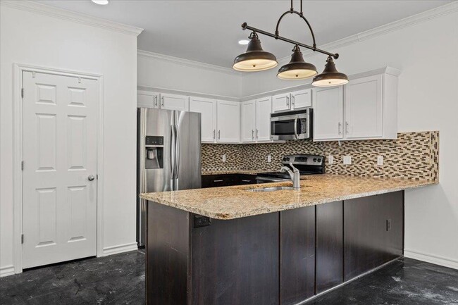 Building Photo - 2947 Moss St