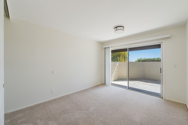 Building Photo - 86 Cottonwood Cir