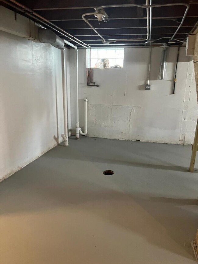 Building Photo - 438-155 155th St