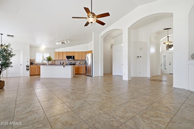 Building Photo - 4441 E Cottonwood Ln