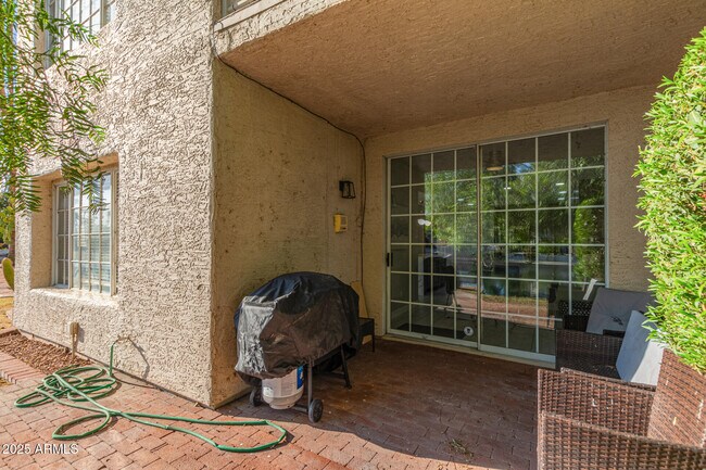 Building Photo - 1413 W Coral Reef Dr