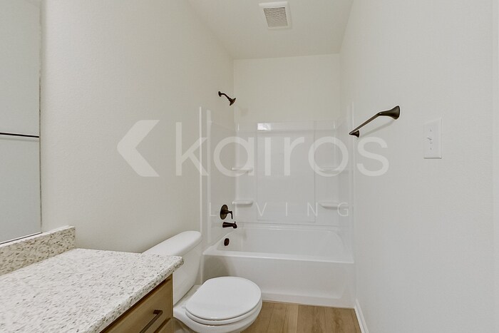 Building Photo - 105 Hendrix Rd