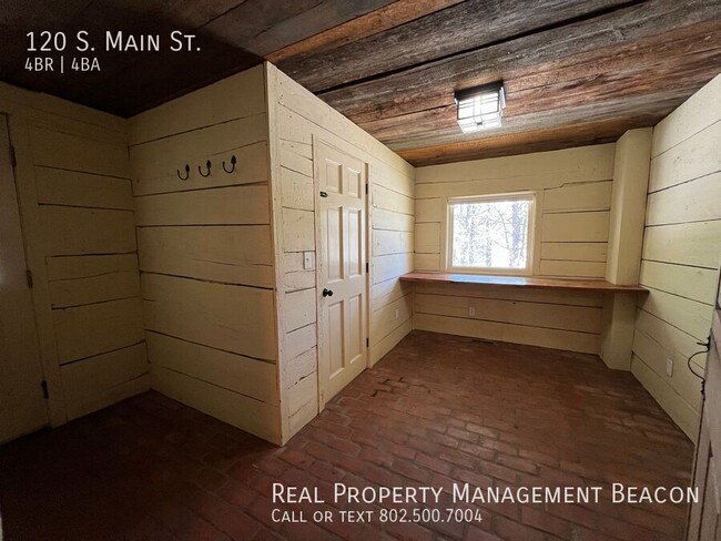 Building Photo - 120 S Main St