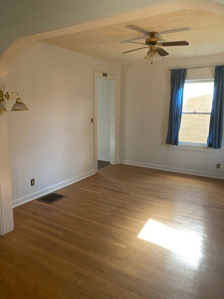 Dining room - 105 Hill St NE
