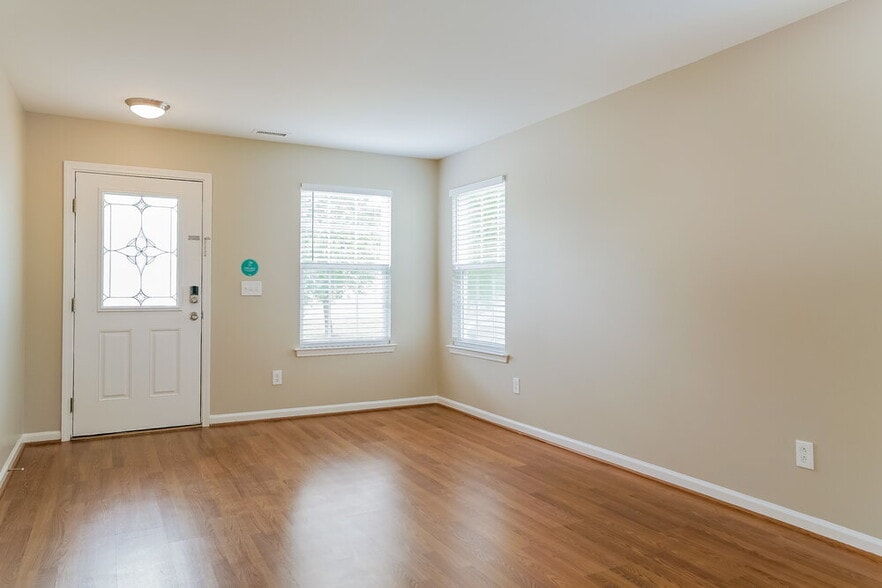 Building Photo - 5825 Bryanstone Pl