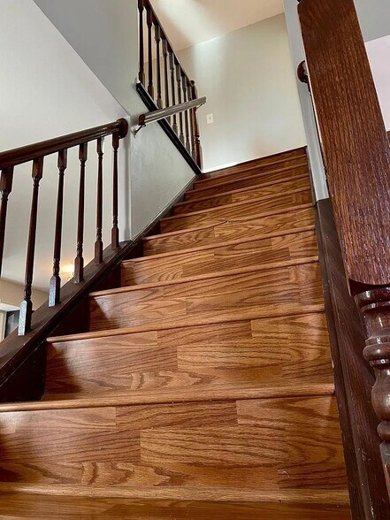 Building Photo - 2630 College Hill Cir