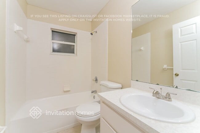 Building Photo - 913 W Lake Cannon Dr NW