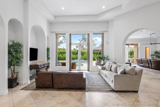 Building Photo - 3381 Lago De Talavera