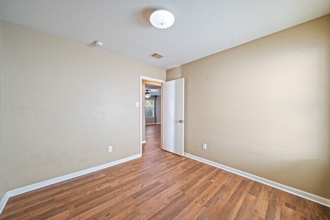 Building Photo - 20758 Cypress Crescent Ln