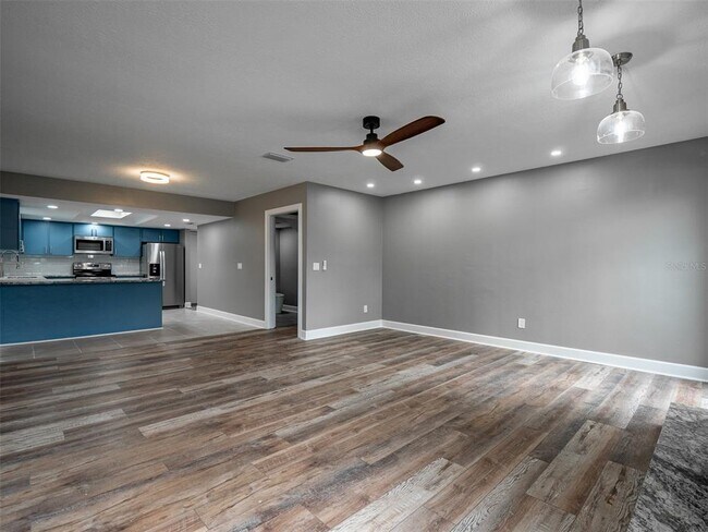 Building Photo - 4110 N River View Ave