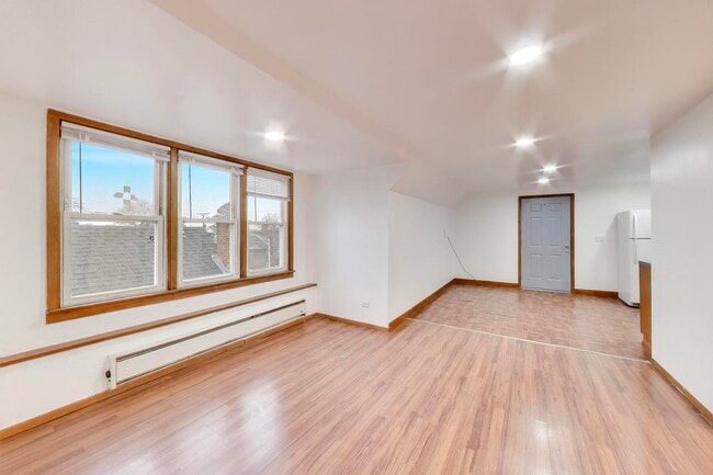 Building Photo - 5150 W Carmen Ave