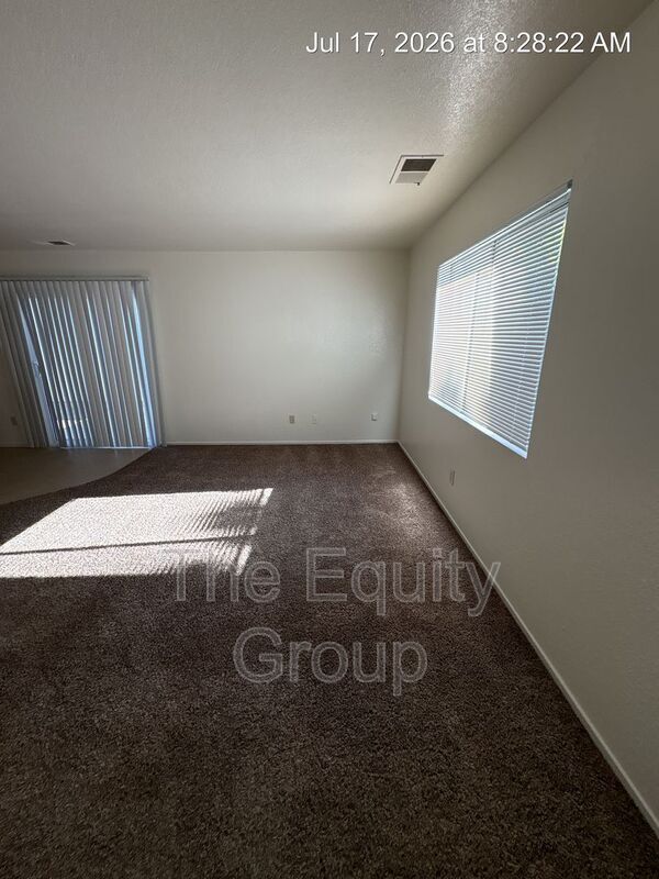 Building Photo - 1577 E Cross Ave