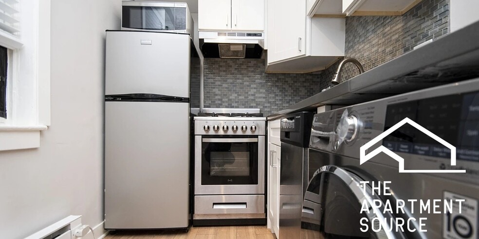 Building Photo - 511 W Belmont Ave