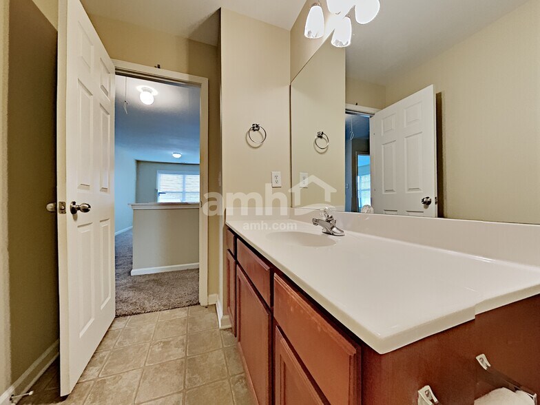 Building Photo - 2263 Worrall Hill Dr