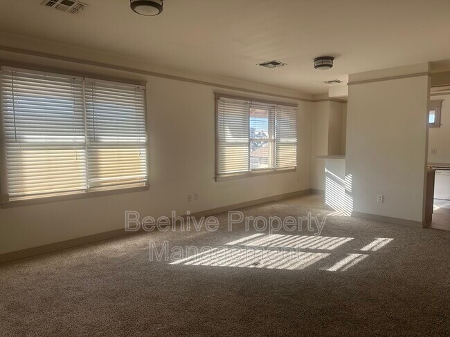 Building Photo - 1301 W Monroe St