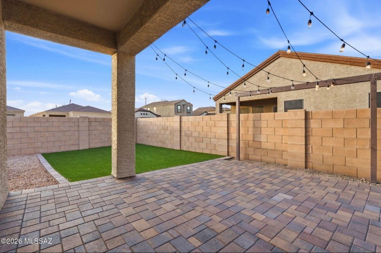 Building Photo - 2557 East Calle Joya de Ventura