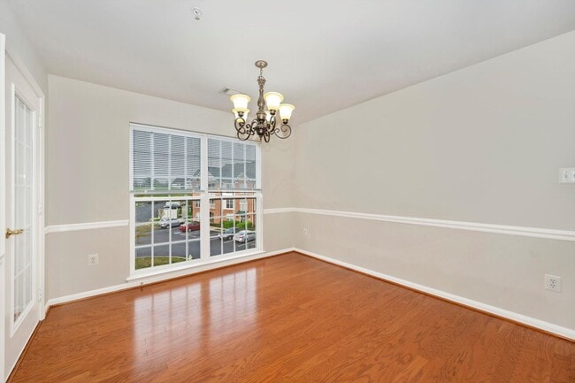 Building Photo - Elevator Condo in Frederick Pent House Level