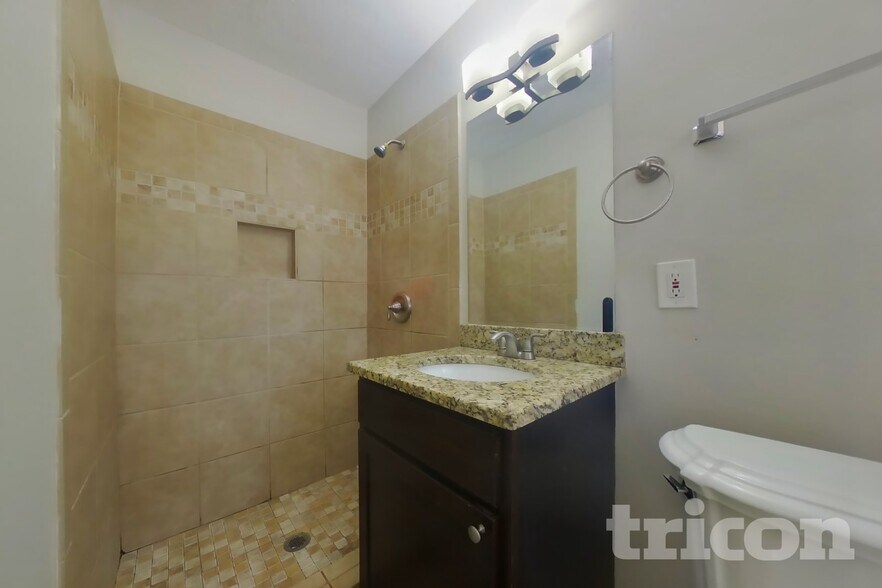 Building Photo - 2301 Cochise Dr