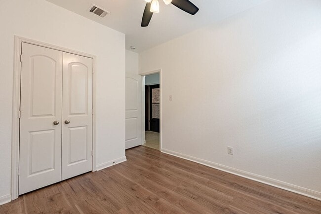 Building Photo - Beautiful 3 bedroom, 2 bathroom home in Manor!!!