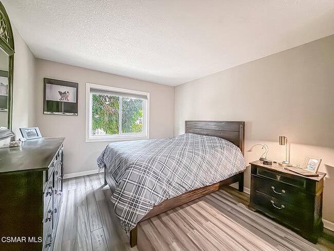 Building Photo - 1346 E Hillcrest Dr