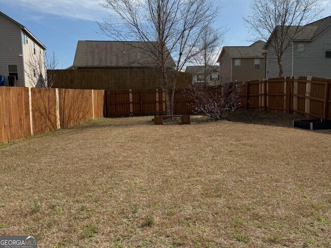 Building Photo - 125 Leland Ln