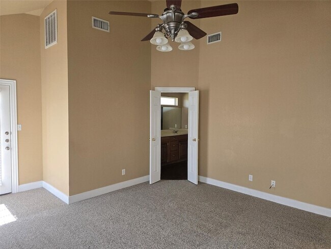 Building Photo - 317 Westgate Dr