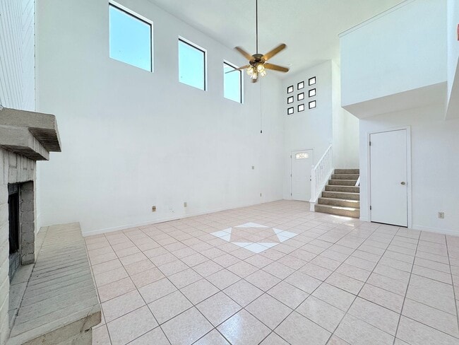 Building Photo - Spacious East El Paso 3bed/2bath!