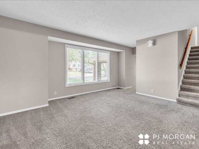 Building Photo - 3 bedroom 2 bath house in a great location!