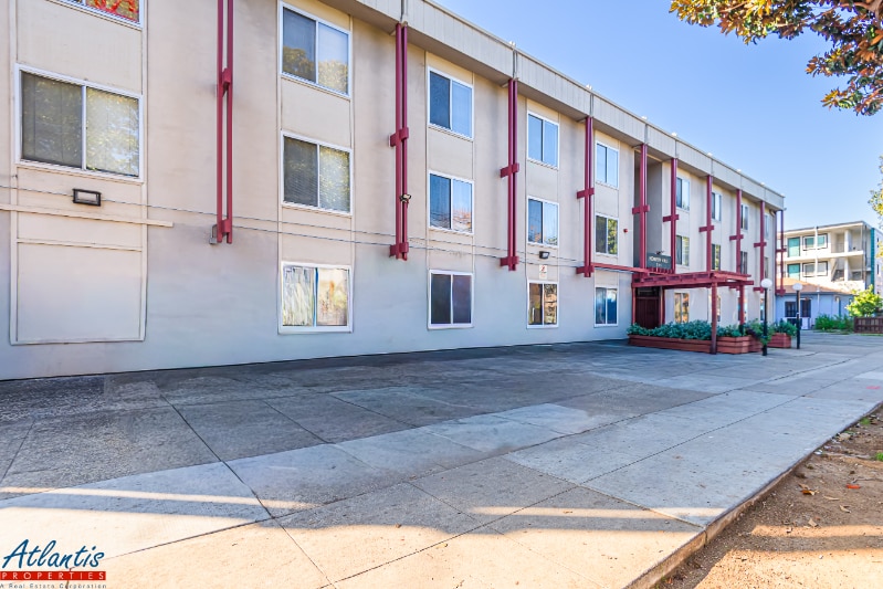 Building Photo - 555 S 10th St