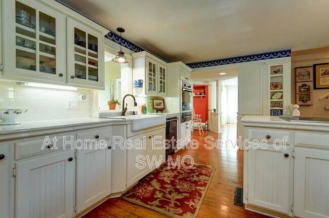 Building Photo - 4810 E Farm Rd 132