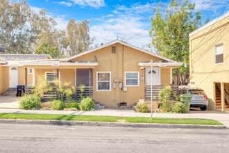 Building Photo - Bungalow style apartment on a quiet property is now available!