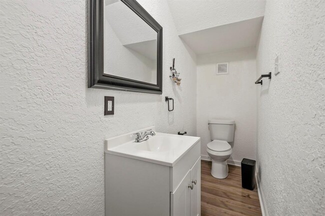 Building Photo - 6503 Misty Creek Dr