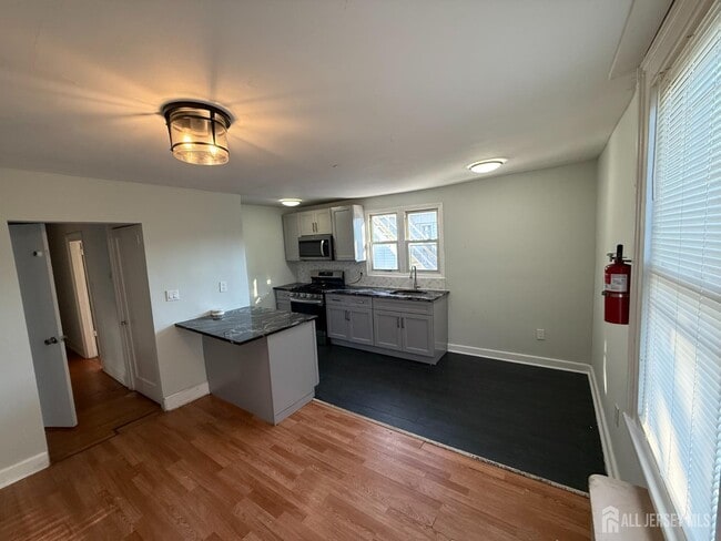 Building Photo - 155 Livingston Ave