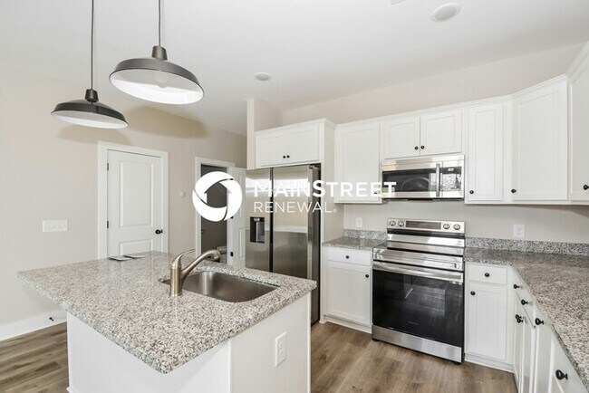 Building Photo - 3 Bedroom Pet-Friendly Home in Gallatin, TN with Main Street Renewal