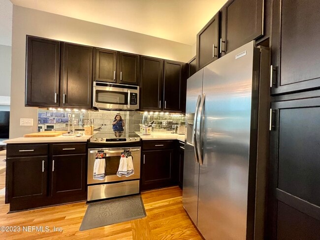 Building Photo - 2525 College St